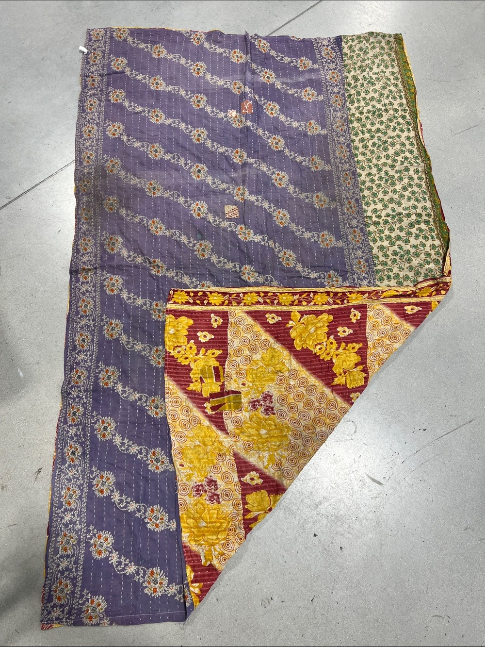 Vagabond Reversible Floral Kantha Quilt Throw 47”x74” 100%Cotton Minor Fading